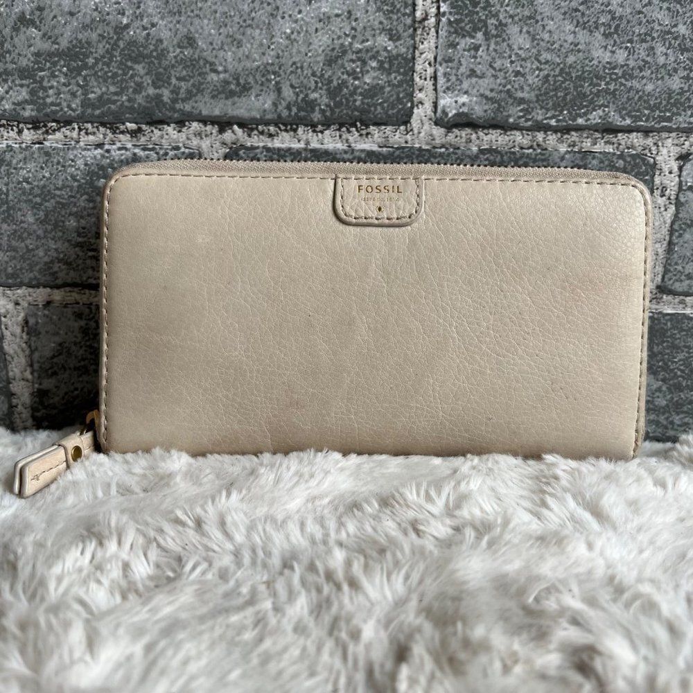 Fossil Bone Colored Leather Zip Wallet